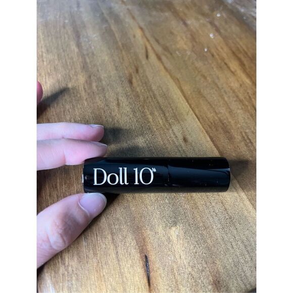 Doll 10 No Angel Lip Rouge Lipstick NWT - Picture 3 of 5